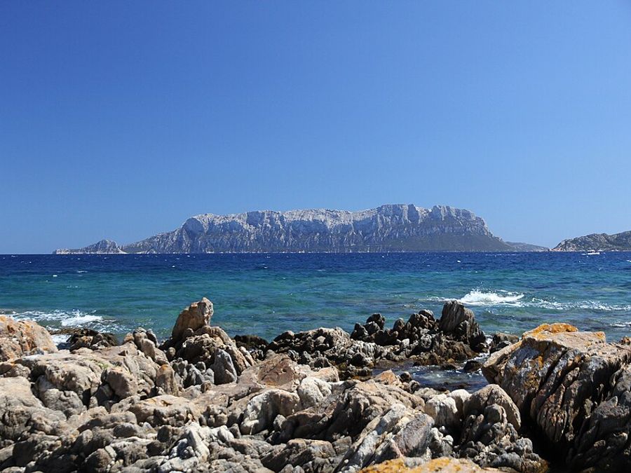 Isola di Tavolara vista dal mare