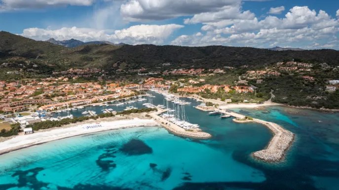 Veduta aerea del porticciolo di Porto Ottiolu